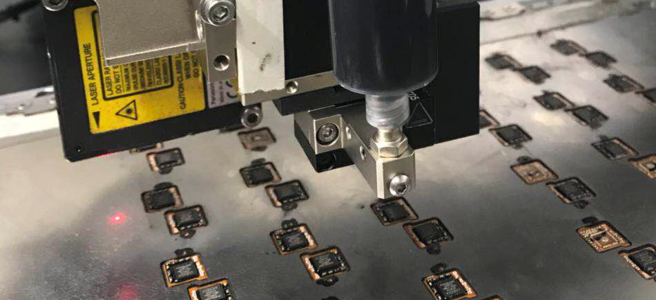 1656574089596394.png 深入研究底部填充點膠工藝 德森精密高速點膠機應運而生